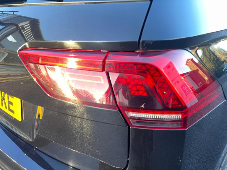 2020 Volkswagen Tiguan 1.5 TSI EVO R-Line Tech DSG Euro 6 (s/s) 5dr ESTATE Petrol Automatic