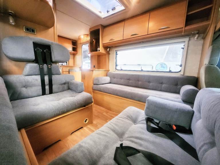 STUNNING Luxury Spacious Comfy Motorhome Campervan, 12mo MOT, Awning, Solar, Extras - ON SALE 