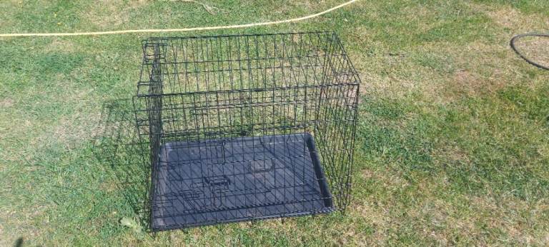 Foldable pet crate/cage