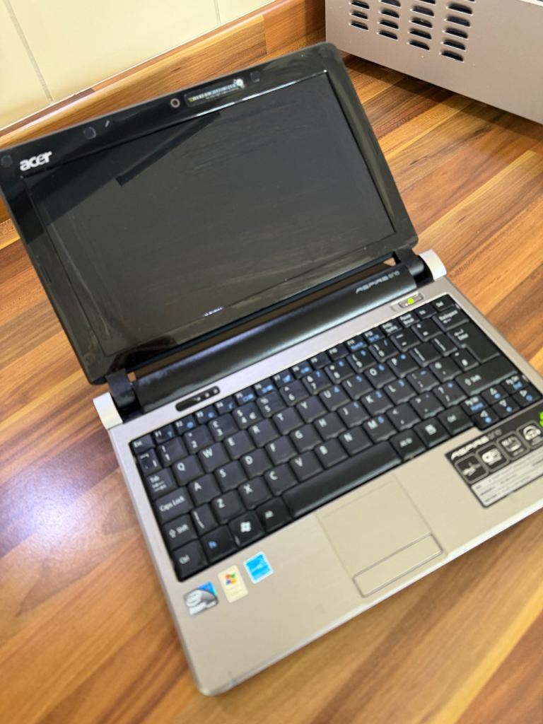 Acer Aspire One Netbook Mini Windows XP