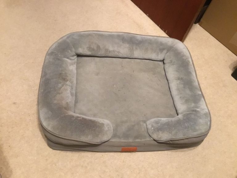 Fur & bone pet bed medium