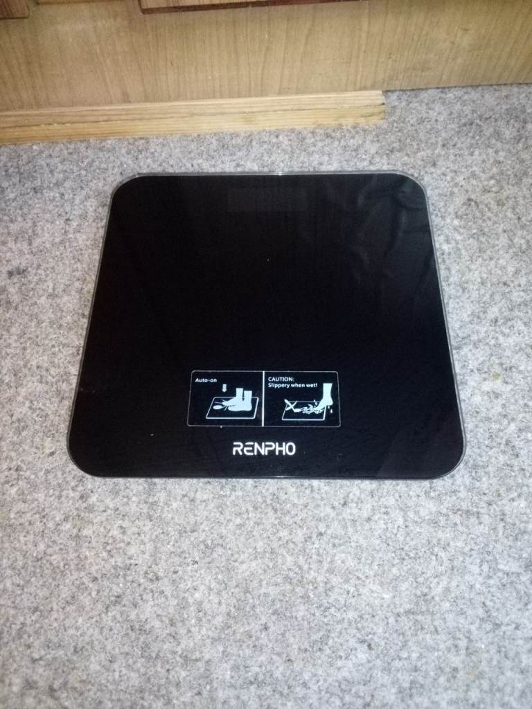 RENPHO Digital Bathroom Scale (Black Glass, Max 180kg / 400lbs) - Batteries Included