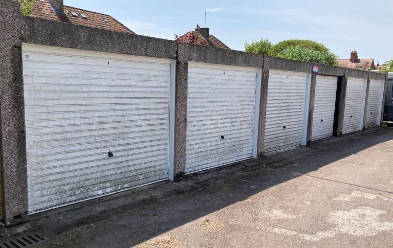   DEVIZES  LOCK  UP   GARAGE    TO    RENT