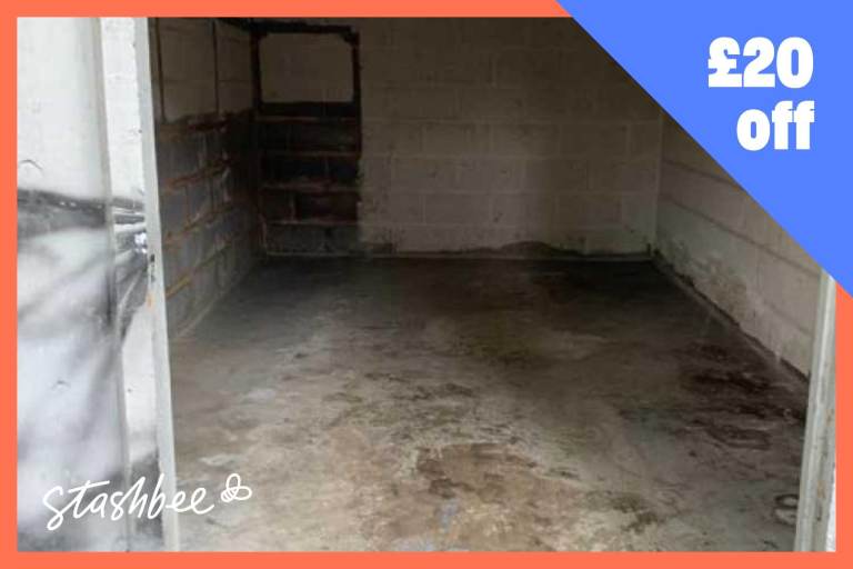 Lock-up to rent in London (E6) | Stashbee