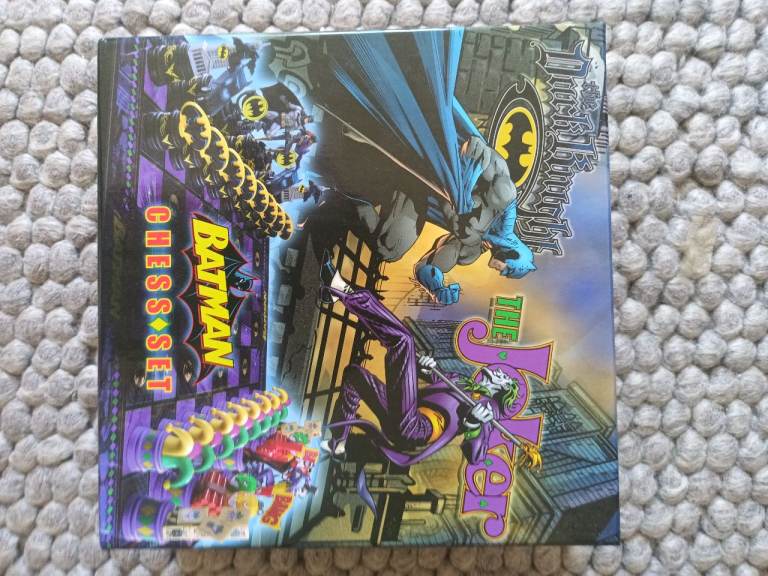 Batman Chess Set – Good Condition, Complete