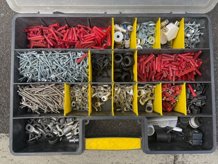 Electrician Stanley  Handy organiser box comes with wall plugs 3.5 screws 20 mm grommets