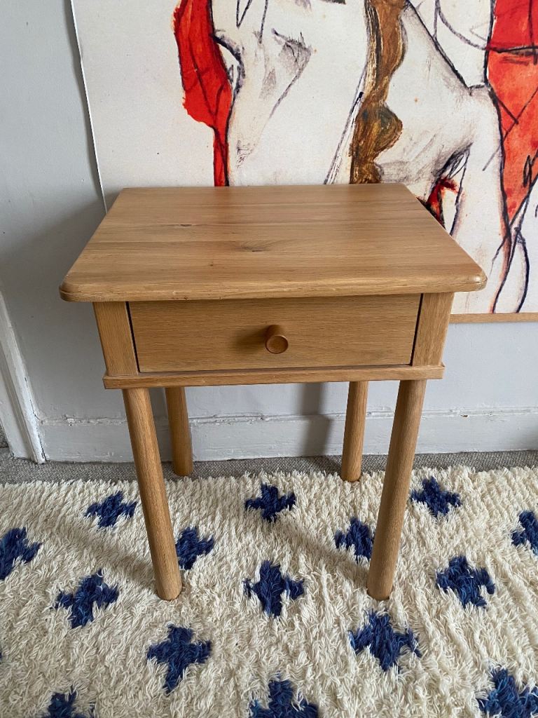 Solid wood bedside table 