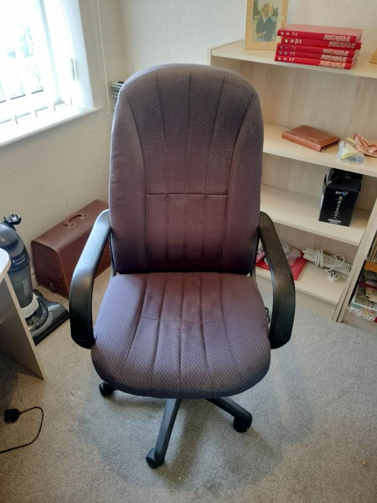 Computer chair 