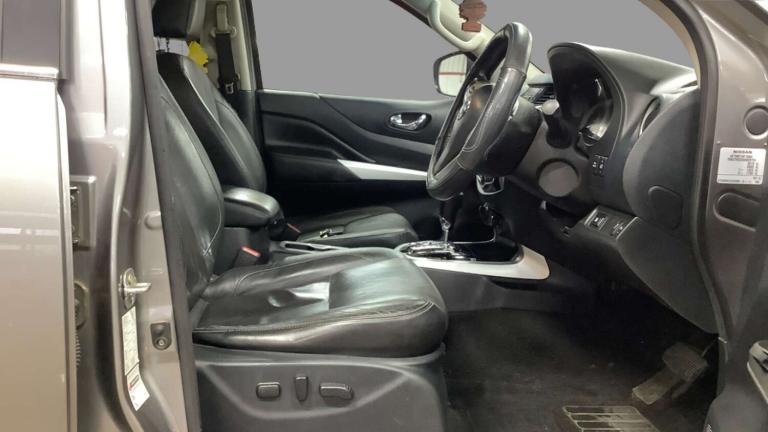 2016 Nissan Navara Double Cab Pick Up Tekna 2.3dCi 190 4WD Auto PICK UP DIESEL Automatic