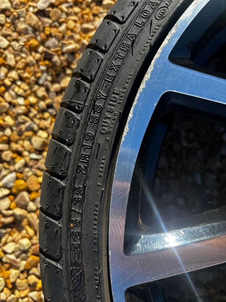 VW Speilburg Replica Golf GTI Alloy Wheel 225 35 19 Tyre 