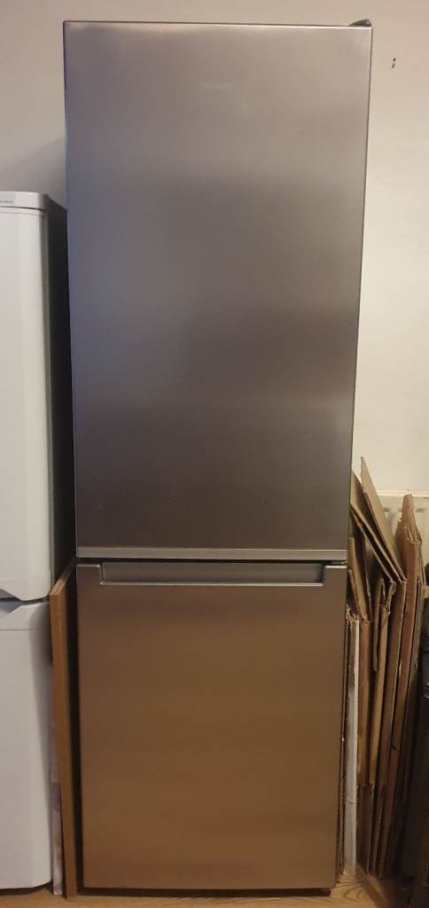 FreeStanding HotPoint Fridge Freezer - excellent condition-Delivery Not included