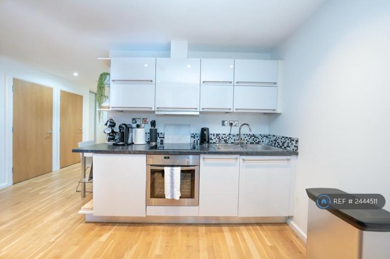 1 bedroom flat in Ability Place, London, E14 (1 bed) (#2444511)