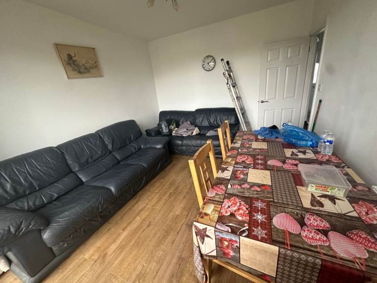 3/4 BEDROOM HOUSE PARTLY FURNISHED WITH GARDEN IN KENTON FOR RENT 