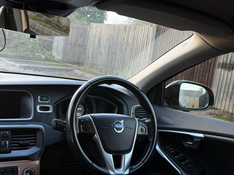 2015 Volvo V40 Cross Country 2.0 D4 Lux Nav Euro 6 (s/s) 5dr HATCHBACK Diesel Manual