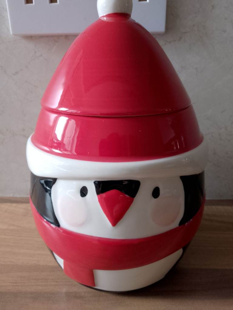 New ceramic cookie jar