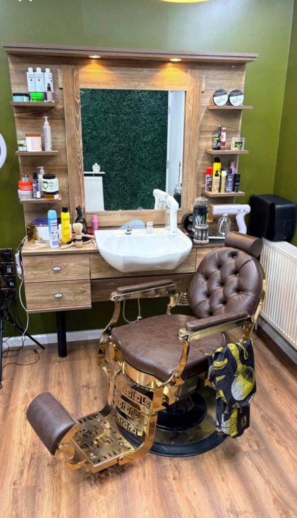 Barber & Hair Salon Mirror Station – Men & Women Setup