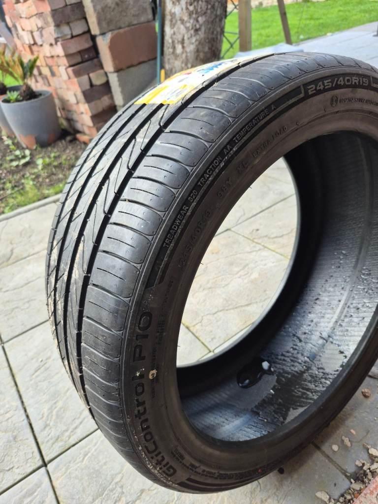 Brand new Tyre 245/40R19