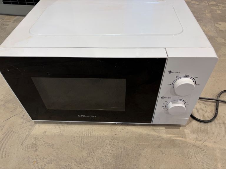 EMtronics 20L Micowave 