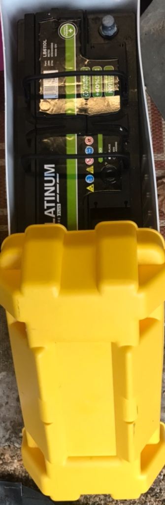 Leisure battery with carry box 