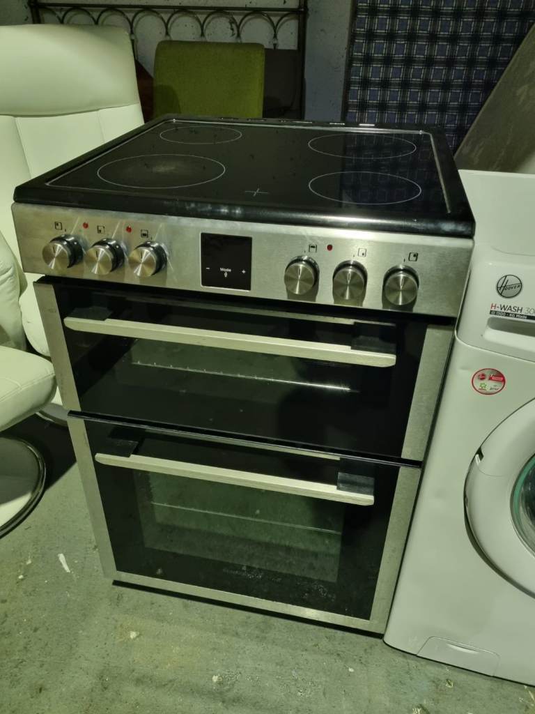 Freestanding electric cooker 