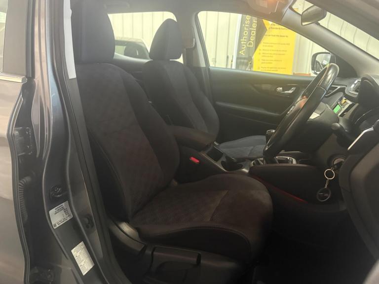 2014 Nissan Qashqai 1.2 DiG-T Acenta 5dr HATCHBACK PETROL Manual