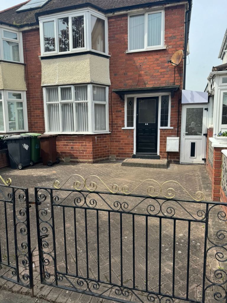 3 Bedroom Semi detached house to let 