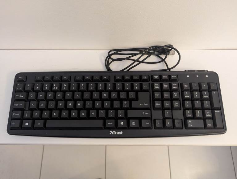 2x Trust USB UK Wired Keyboard fully working £4 each