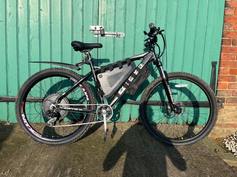 Carrera vengeance custom mid frame batterie e bike 