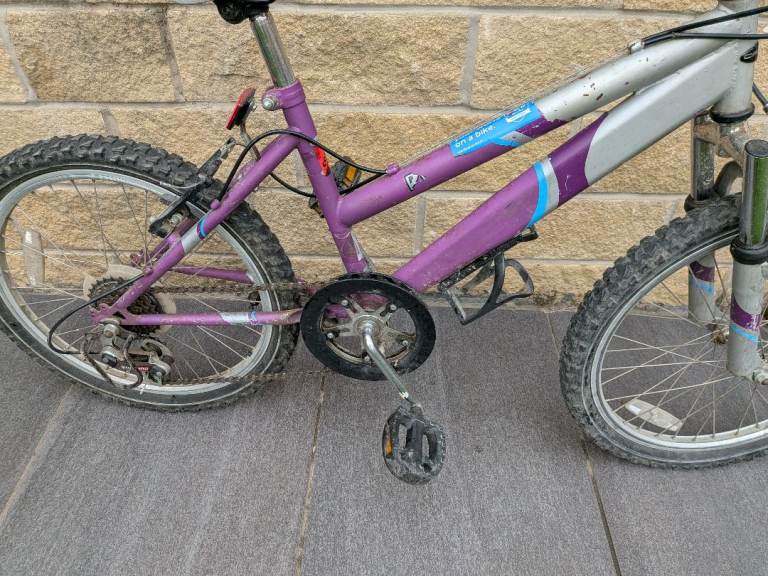 Kids bike pink £10