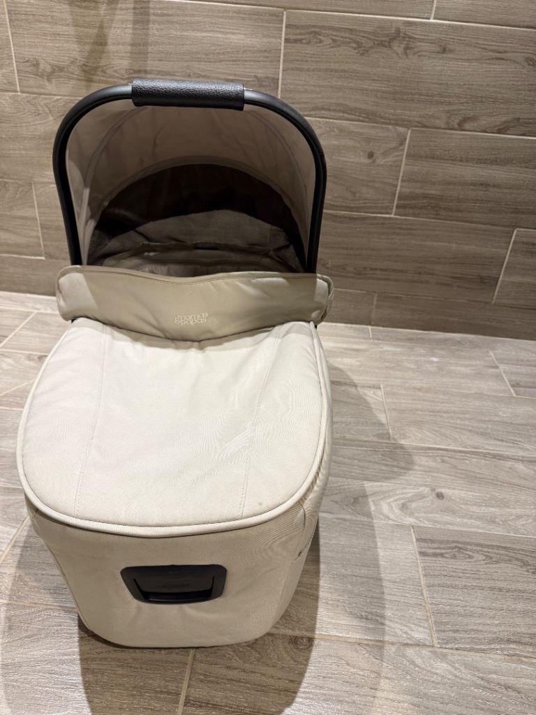 Mamas & Papas Ocarro pushchair and carrycot