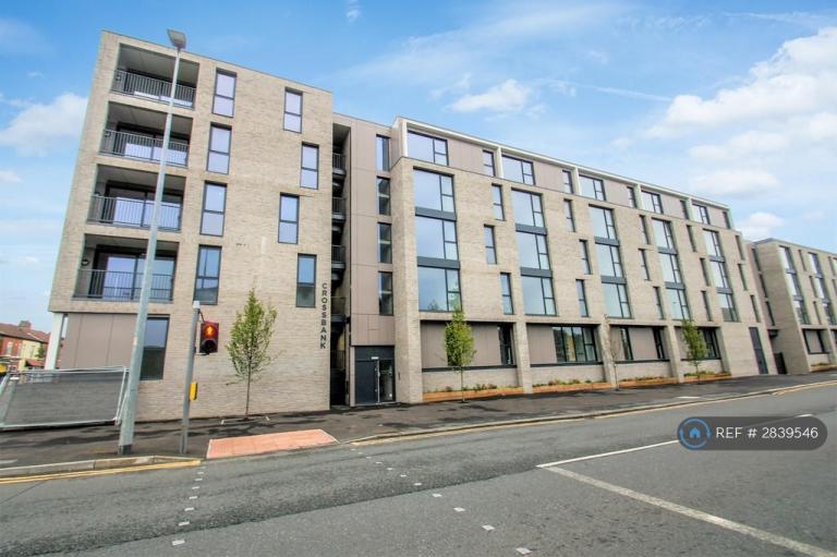 2 bedroom flat in Crossbank House, Salford, M7 (2 bed) (#2839546)