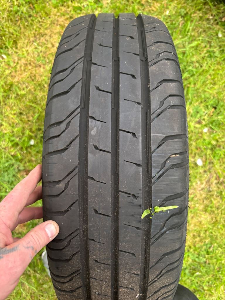 1 x continental van contact 200 tyre 195 65 15 c as new