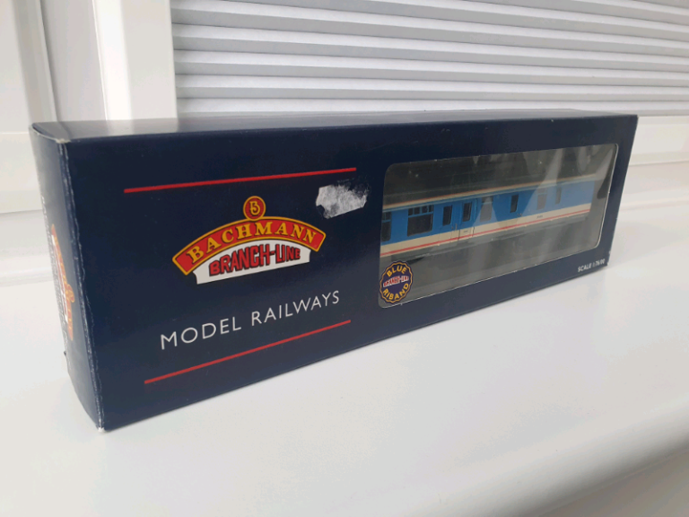 Bachmann OO gauge Mk1 BSK coach in Network Southeast livery 