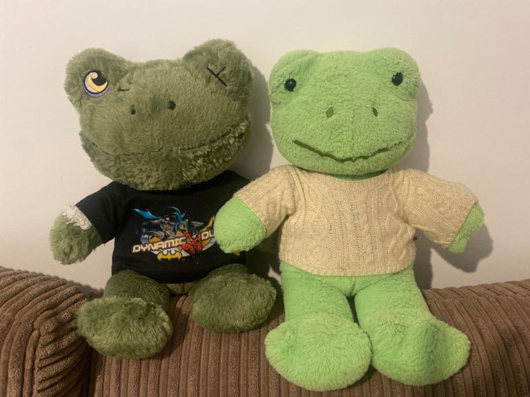 (Send offers) 2 buildabear frogs 