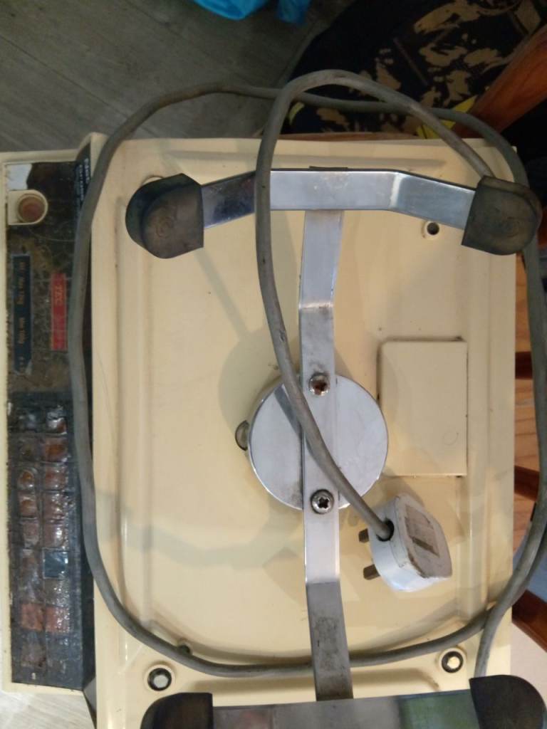 Vintage shop/Kitchen Scales – good working Condition