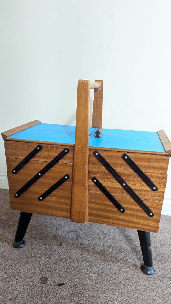 Vintage Wooden Cantilever Sewing Box – Good Condition