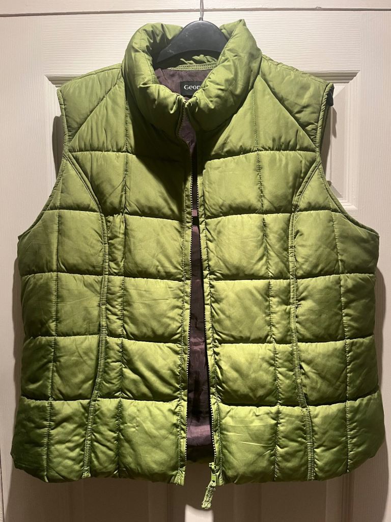 (950) Ladies green George gillet, size 16