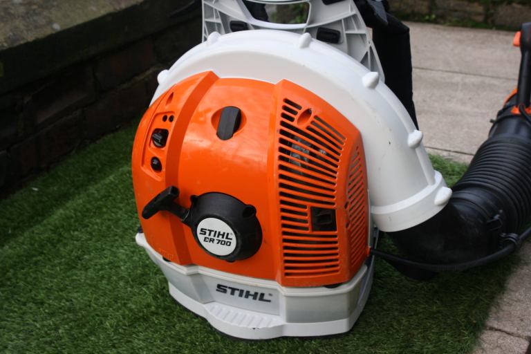 STIHL BR700 backpack leaf blower