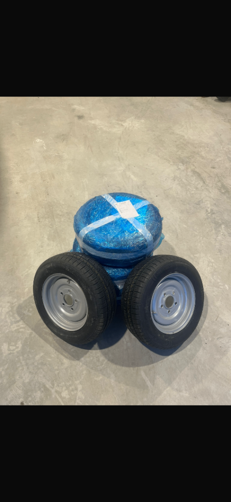 5 brand new trailer tyres