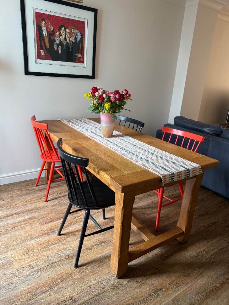 Extendable Solid Oak Dining Table with 4 Chairs – Good Condition