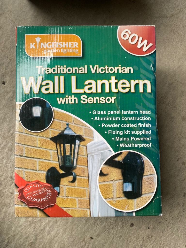 Kingfisher Traditional Victorian Wall Lantern with Sensor - New