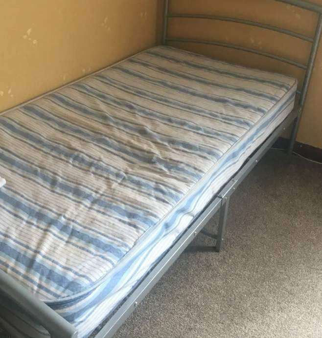 image for single bed, can deliver
