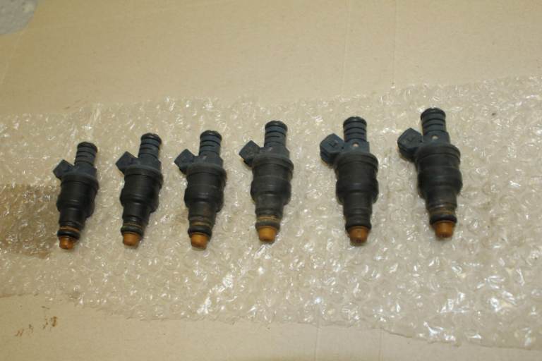 BMW E36 M3 S50B32 Full Set of Six Fuel Injectors. £200. OFFERS WELCOME