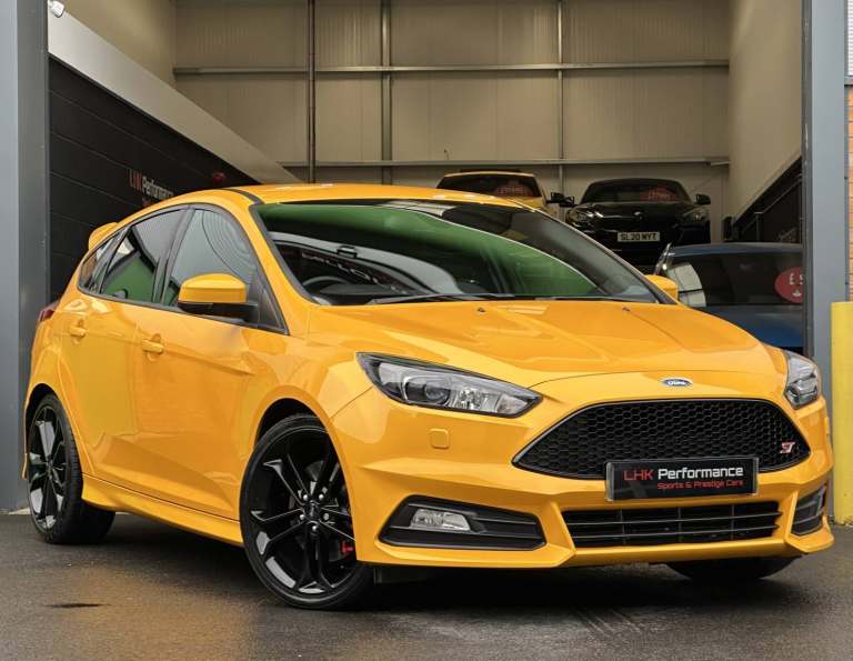 2017 Ford Focus 2.0T EcoBoost ST-3 Hatchback 5dr Petrol Manual Euro 6 (s/s) (250 ps) Hatchback Pe...