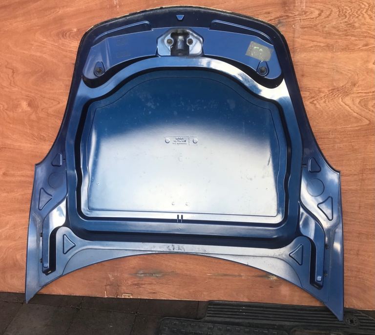 Smart Roadster BONNET - good condition but needs paint