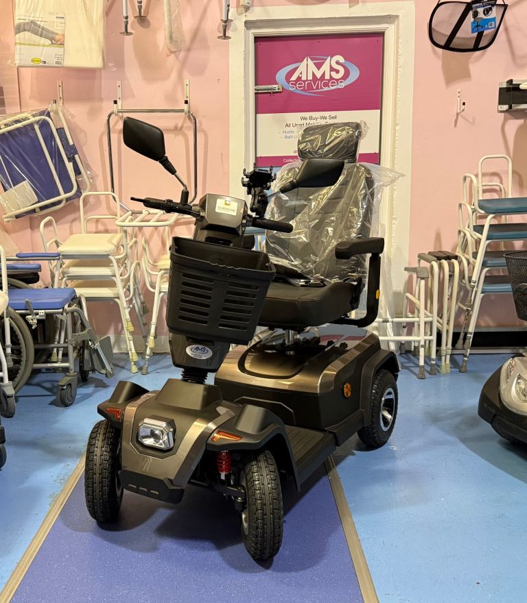 Brand New - Scooterpac Savvy 8 Plus 8mph Road & Pavement Mobility Scooter