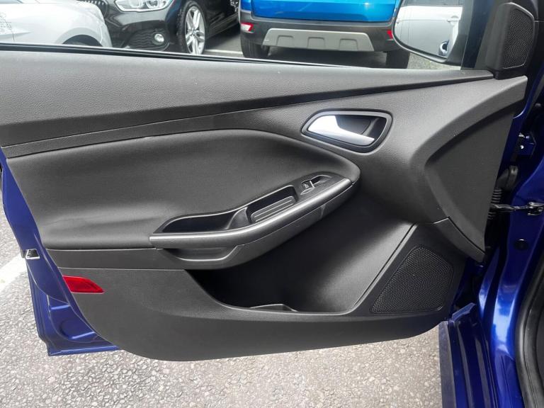 2015 Ford Focus 1.5T EcoBoost Zetec S Euro 6 (s/s) 5dr HATCHBACK Petrol Manual