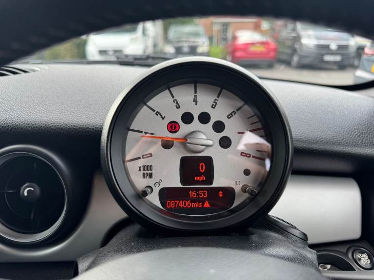 Mini, CONVERTIBLE, Convertible, 2013, Manual, 1598 (cc), 2 doors