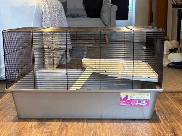 Hamster cage & accessories 