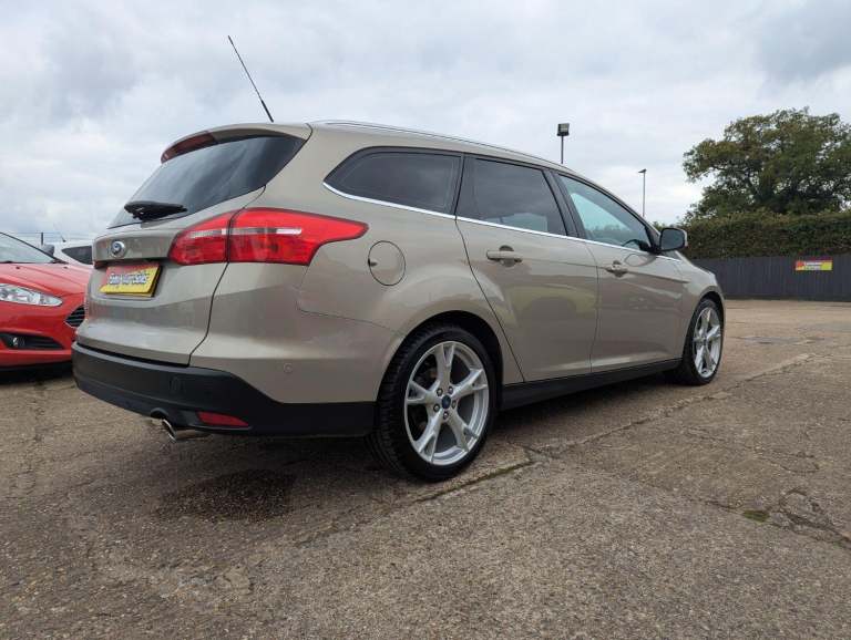 FORD FOCUS 2.0 TITANIUM X FULL SERVICE HISTORY NEW CAMBELT KIT LOVELY CONDITION